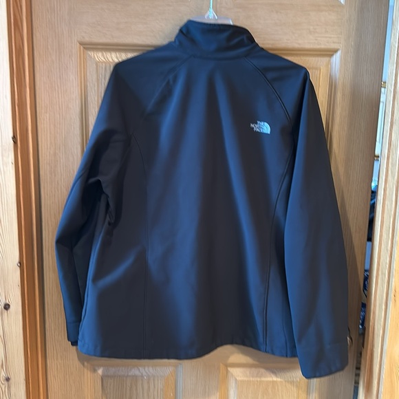 North Face Windwall jacket - Picture 2 of 7